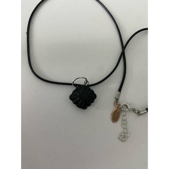 geometric pendant necklace - Picture 2 of 4